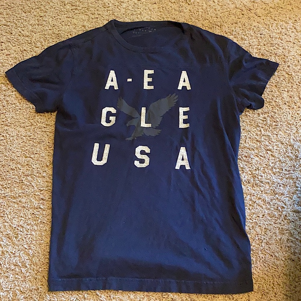 Navy American Eagle t-shirt